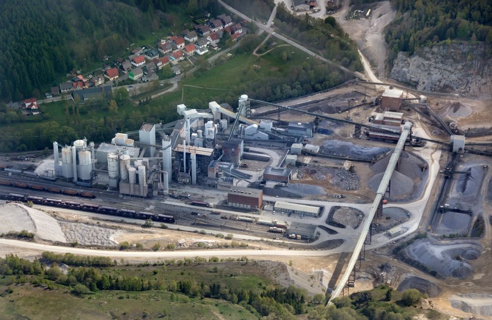 Elbingerode (Harz) from the bird's eye view: Technical equipment and production facilities of the lime in Elbingerode (Harz) in the state Saxony-Anhalt, Germany
