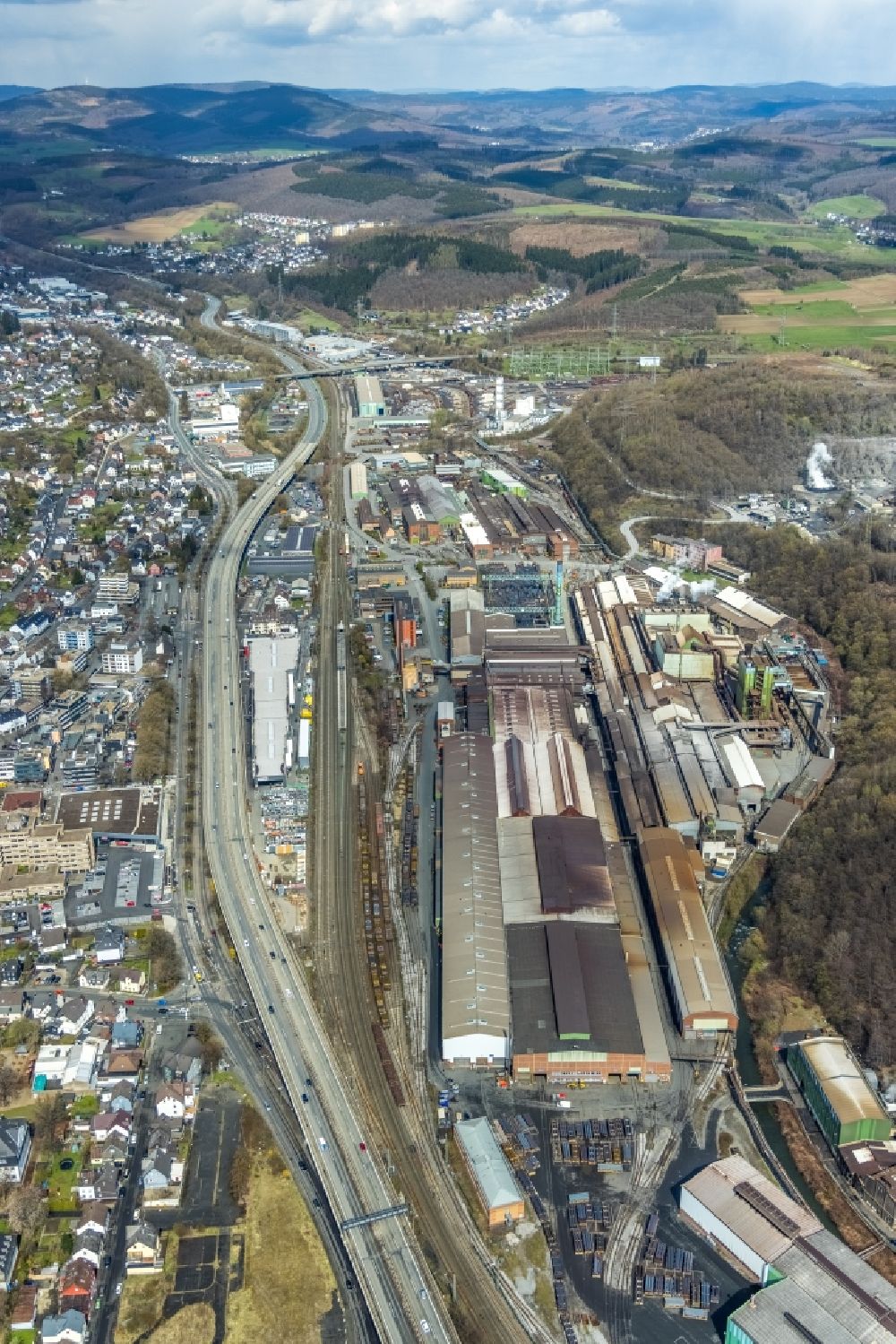 Aerial image Siegen - Technical equipment and production facilities of the steelworks Deutsche Edelstahlwerke GmbH along the road Huetteltalstrasse B54 in Siegen in the state North Rhine-Westphalia