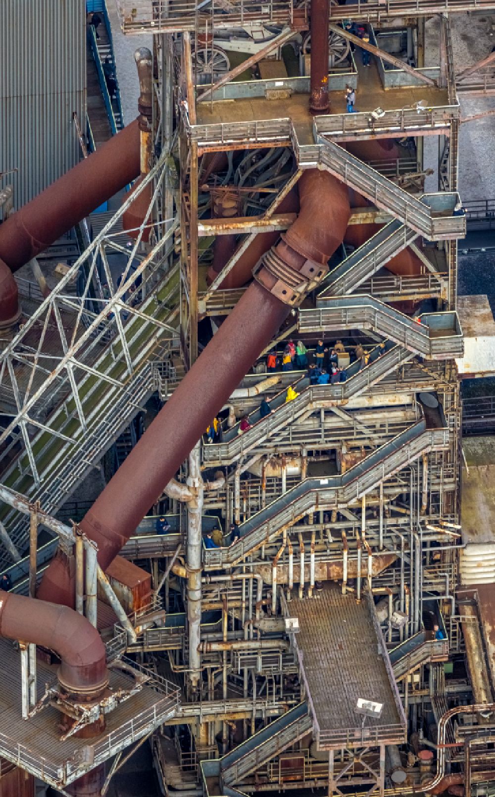 Aerial image Duisburg - Technical equipment and production facilities of the steelworks Meiderich in Duisburg in the state North Rhine-Westphalia