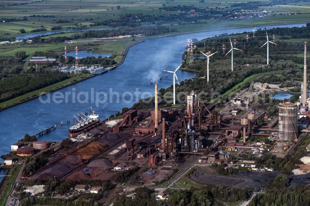 Bremen from the bird's eye view: Technical equipment and production facilities of the steelworks in the district Oslebshausen in Bremen, Germany