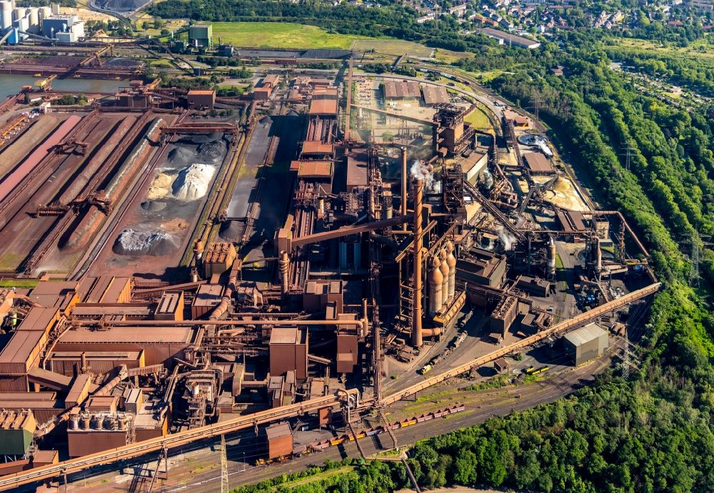 Duisburg from above - Technical equipment and production facilities of the steelworks Schwelgern in Duisburg in the state North Rhine-Westphalia, Germany