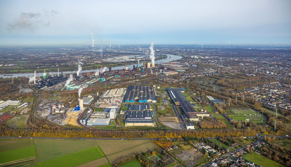 Aerial photograph Duisburg - Technical equipment and production facilities of the steelworks Thyssen Krupp Steel on Mannesmannstrasse in Duisburg in the state North Rhine-Westphalia
