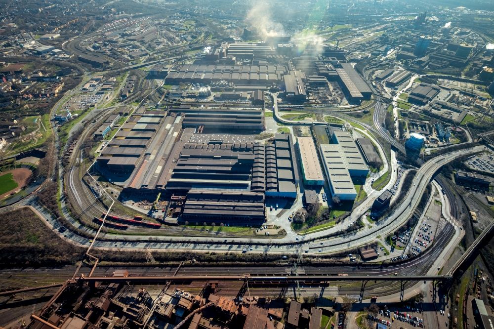Aerial image Duisburg - Technical equipment and production facilities of the steelworks thyssenkrupp Steel Europe AG on Alsumer Strasse in the district Marxloh in Duisburg at Ruhrgebiet in the state North Rhine-Westphalia, Germany