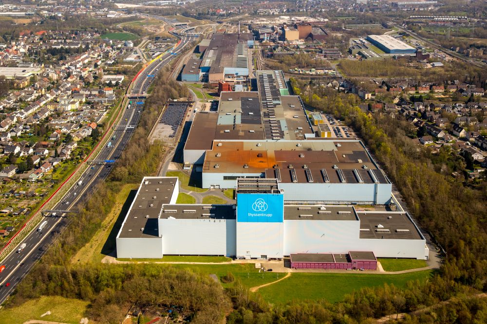 Bochum from the bird's eye view: technical equipment and production facilities of the steelworks Thyssenkrupp Steel Europe AG on street Walzwerkstrasse in the district Wattenscheid in Bochum in the state North Rhine-Westphalia, Germany
