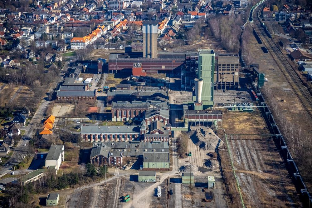 Gelsenkirchen from above - Partial demolition work on the abandoned conveyor systems and mining shaft with winding tower DSK Bergwerk Lippe Zeche Westerholt in the coal mining area in the district Hassel in Gelsenkirchen in the Ruhr area in the state North Rhine-Westphalia, Germany