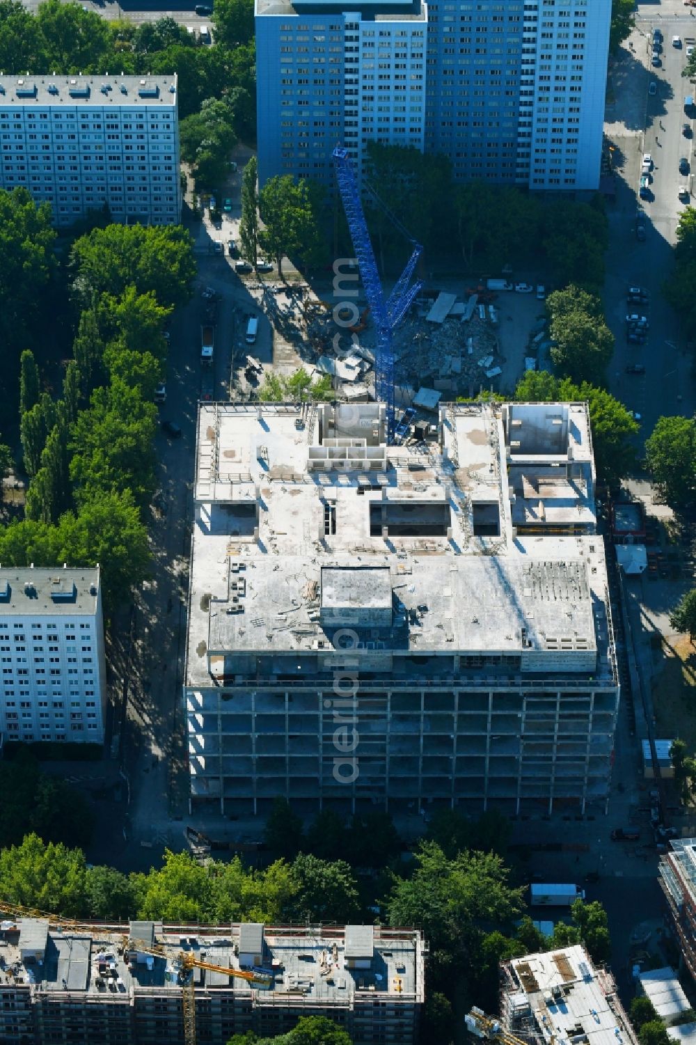 Aerial image Berlin - Partial demolition and reconstruction of the former department store building Kaufhof - Centrum Warenhaus on Hermann-Stoehr-Platz - Koppenstrasse in the district Friedrichshain in Berlin, Germany