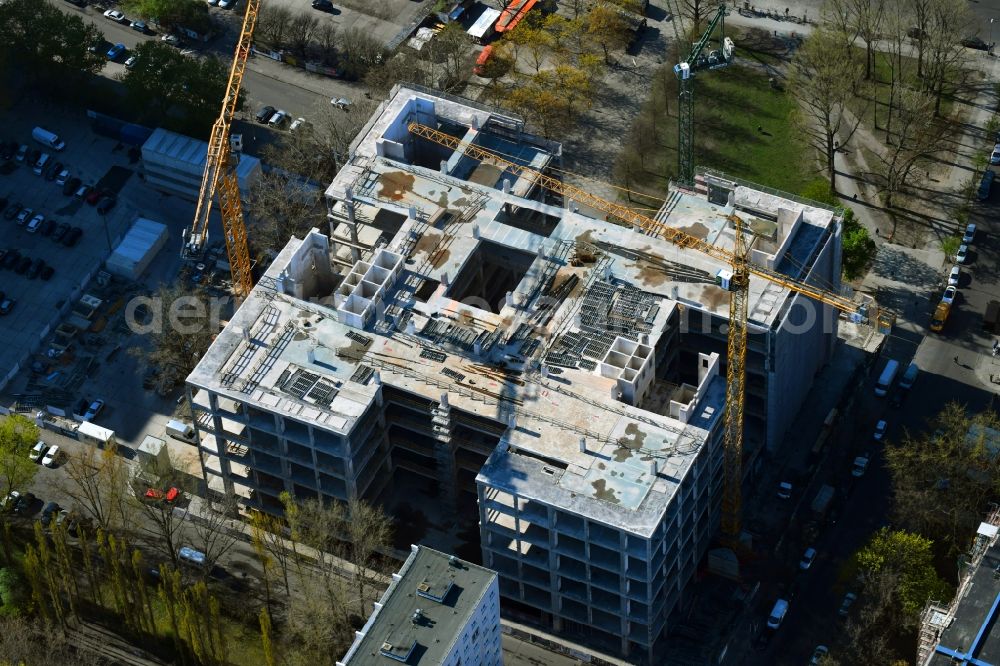Aerial photograph Berlin - Partial demolition and reconstruction of the former department store building Kaufhof - Centrum Warenhaus on Hermann-Stoehr-Platz - Koppenstrasse in the district Friedrichshain in Berlin, Germany