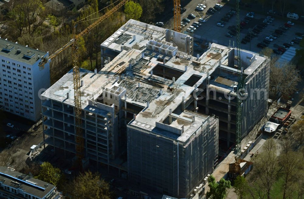 Aerial image Berlin - Partial demolition and reconstruction of the former department store building Kaufhof - Centrum Warenhaus on Hermann-Stoehr-Platz - Koppenstrasse in the district Friedrichshain in Berlin, Germany