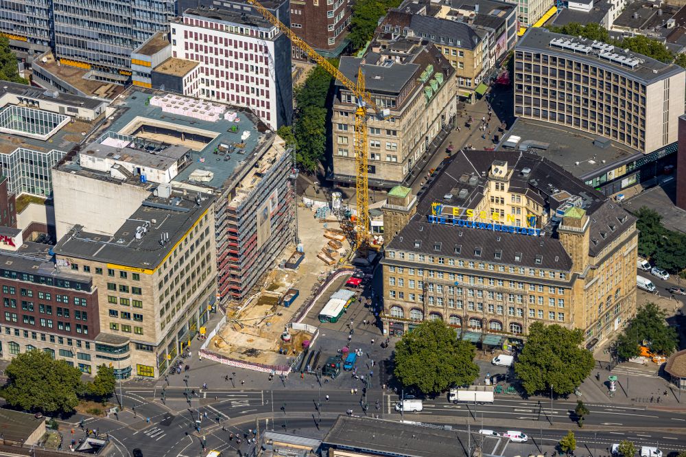Essen from the bird's eye view: Partial demolition and reconstruction Koenigshof of the former department store building on Willy-Brandt-Platz on street Lindenallee in the district Stadtkern in Essen at Ruhrgebiet in the state North Rhine-Westphalia, Germany