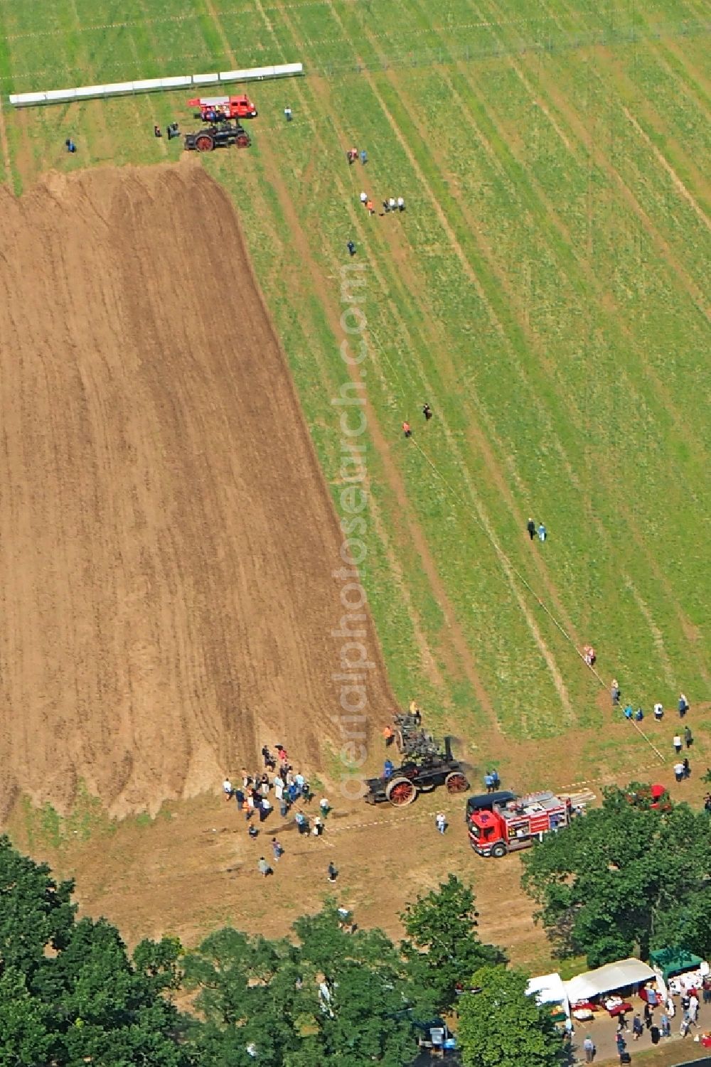 Aerial image Friedersdorf - Participants at the event area 5.FRIEDERSDORFER DAMPFPFLUeGEN On fields and arable land in Friedersdorf in the state Brandenburg, Germany