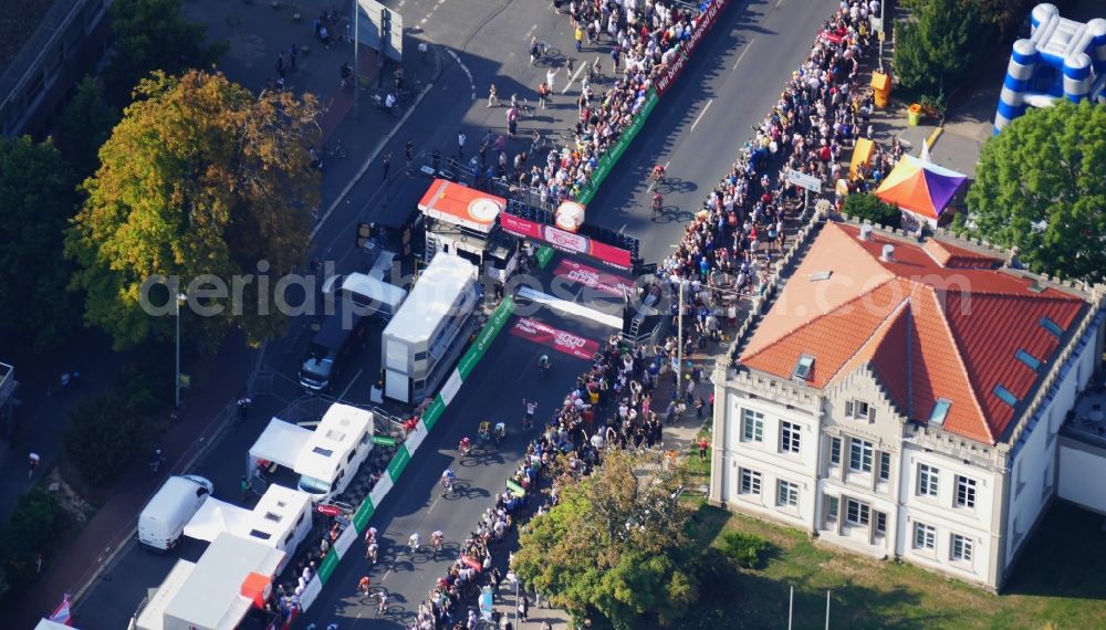 Aerial photograph Göttingen - Participants of the sporting event Radrennen Deutschlandtour at the event area in Goettingen in the state Lower Saxony, Germany