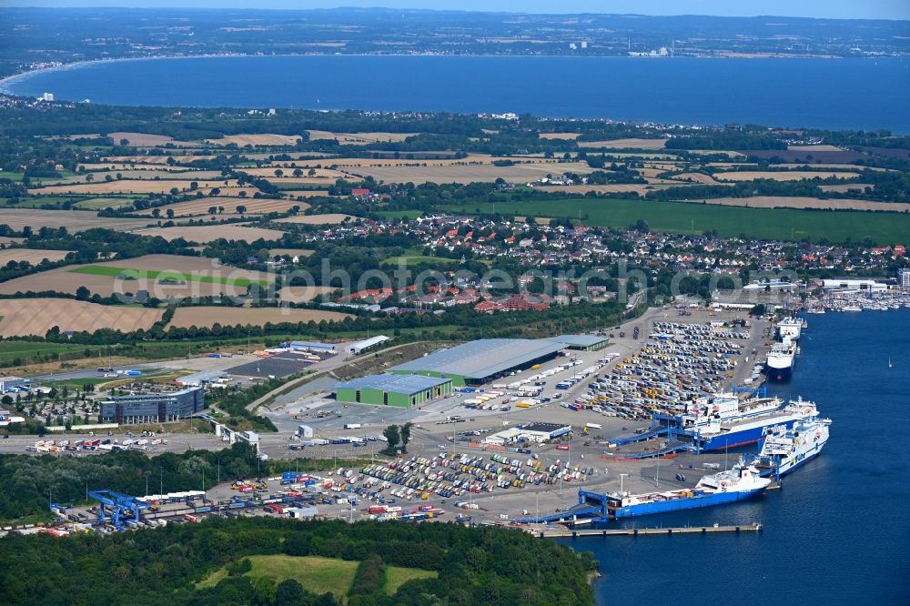 Travemünde from the bird's eye view: Building complex and distribution center on the site of Terminal Skandinavienkai in the district Ivendorf in Travemuende in the state Schleswig-Holstein, Germany