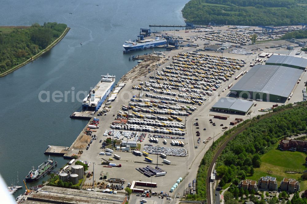 Travemünde from the bird's eye view: Building complex and distribution center on the site of Terminal Skandinavienkai in the district Ivendorf in Travemuende in the state Schleswig-Holstein, Germany
