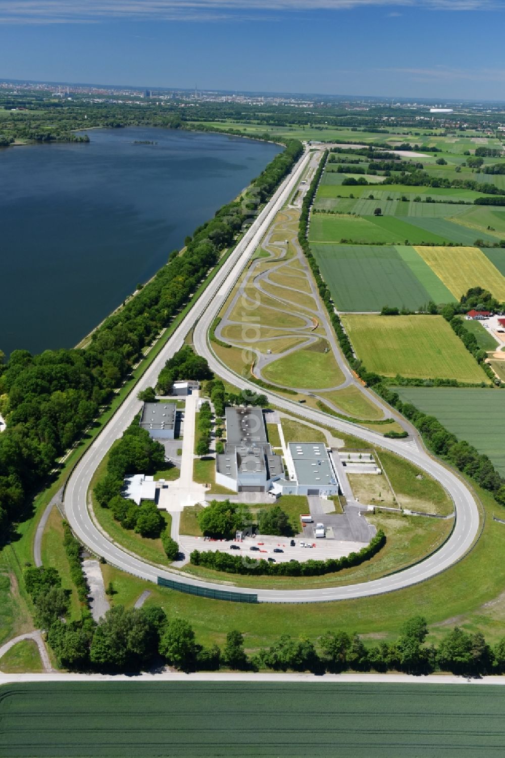 Aerial image Aschheim - Test track and practise place on the BMW measuring area Aschheim in the district of Neufinsing in Aschheim in the federal state Bavaria, Germany