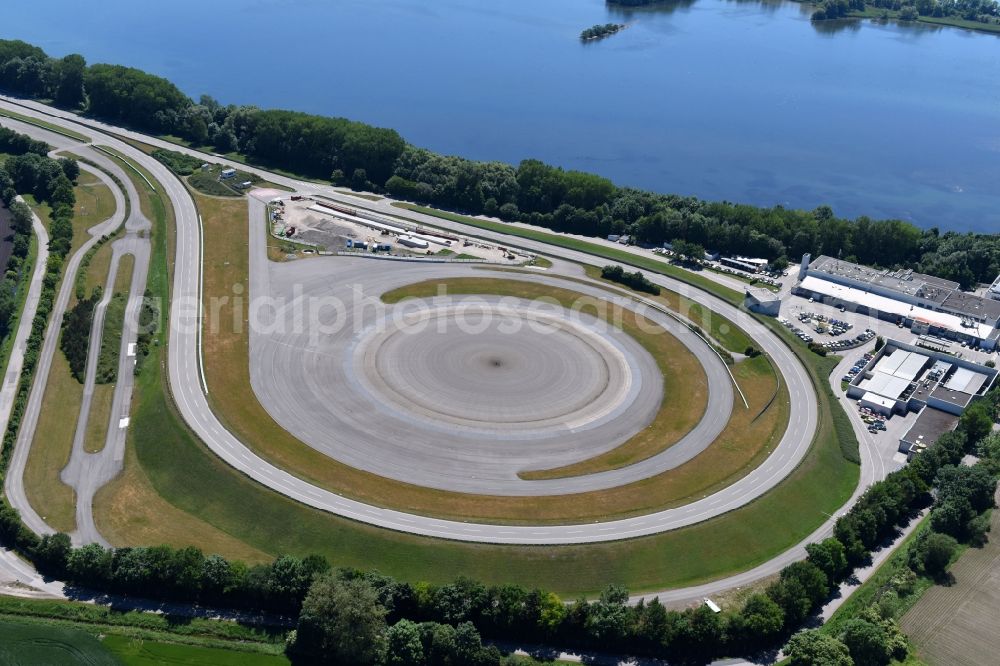 Aerial photograph Aschheim - Test track and practise place on the BMW measuring area Aschheim in the district of Neufinsing in Aschheim in the federal state Bavaria, Germany