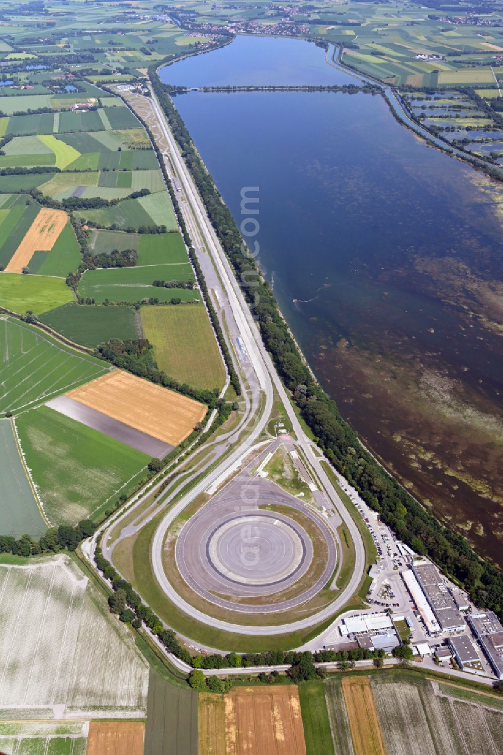 Aerial image Aschheim - Test track and practise place on the BMW measuring area Aschheim in the district on street Bayernwerkweg of Neufinsing in Aschheim in the federal state Bavaria, Germany