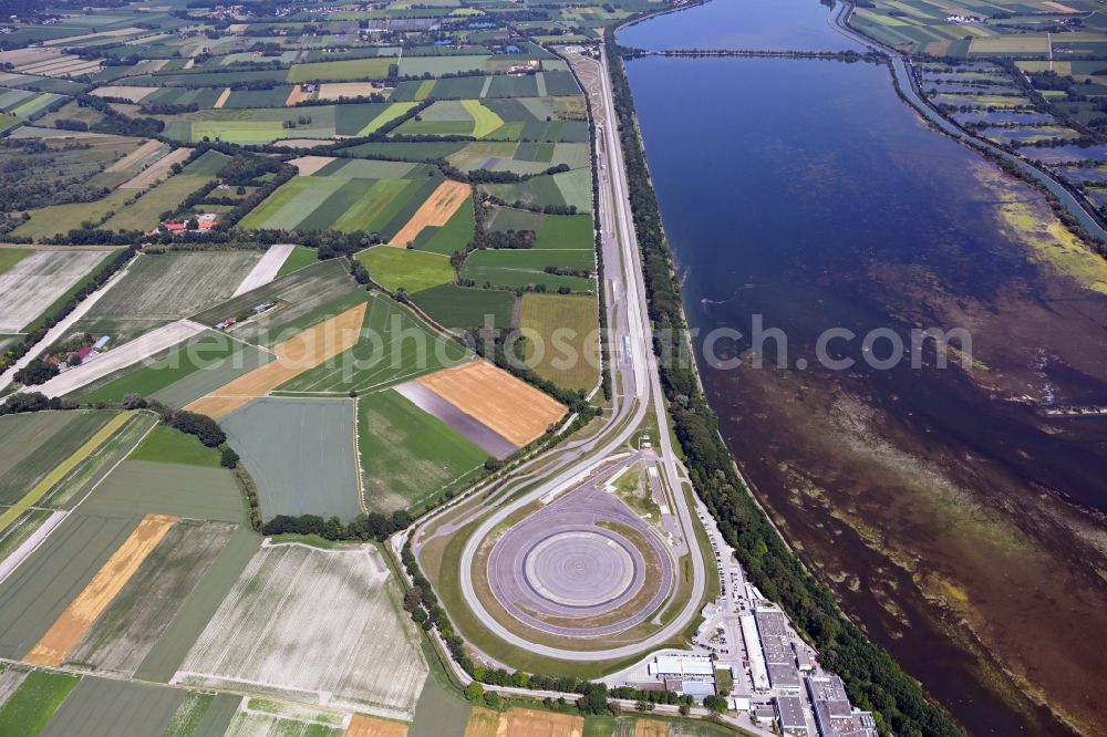 Aerial photograph Aschheim - Test track and practise place on the BMW measuring area Aschheim in the district on street Bayernwerkweg of Neufinsing in Aschheim in the federal state Bavaria, Germany