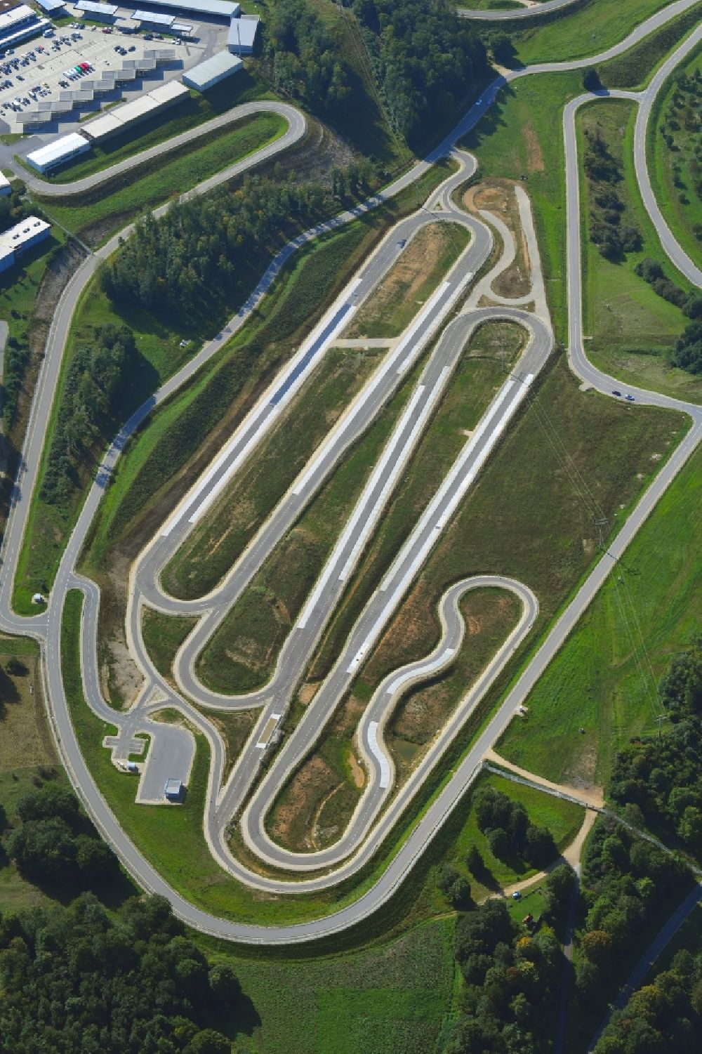 Aerial photograph Immendingen - Test track and practice area for training in the driving safety center of Daimler AG Pruef- and Technologiezentrum Am Talmannsberg in Immendingen in the state Baden-Wurttemberg, Germany