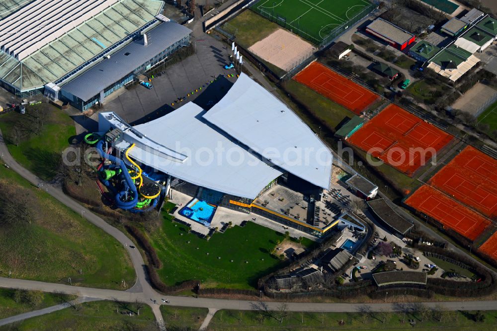Aerial photograph Karlsruhe - Spa and swimming pools at the swimming pool of the leisure facility Europabad on street Hermann-Veit-Strasse in the district Suedweststadt in Karlsruhe in the state Baden-Wuerttemberg, Germany