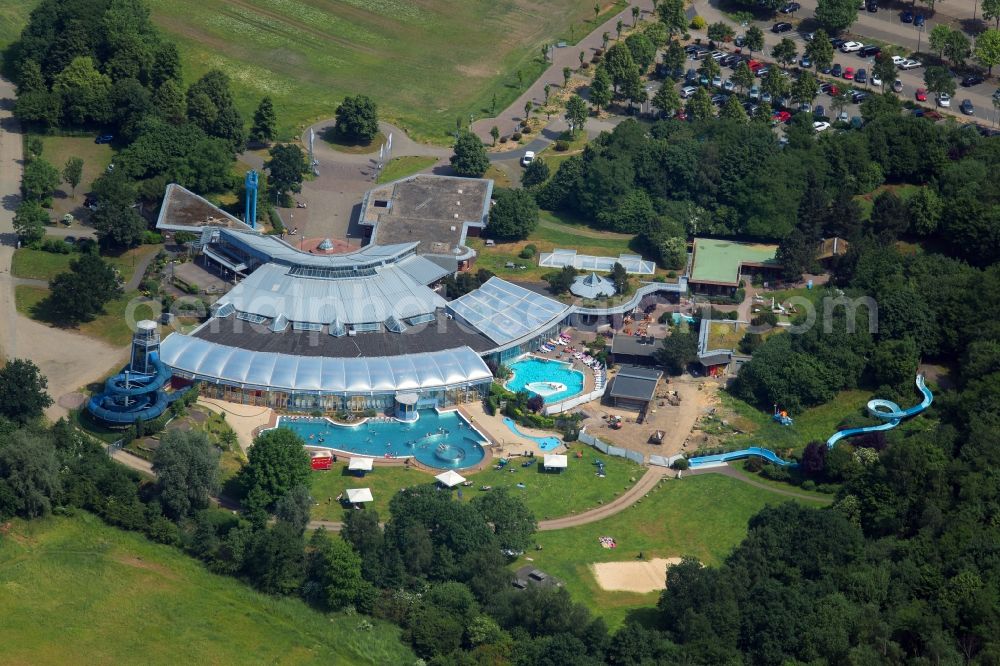Aerial photograph Witten - Spa and swimming pools at the swimming pool of the leisure facility Freizeitbad Heveney in Witten in the state North Rhine-Westphalia, Germany