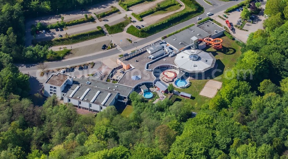 Aerial photograph Glücksburg - Spa and swimming pools at the swimming pool of the leisure facility in Gluecksburg in the state Schleswig-Holstein, Germany