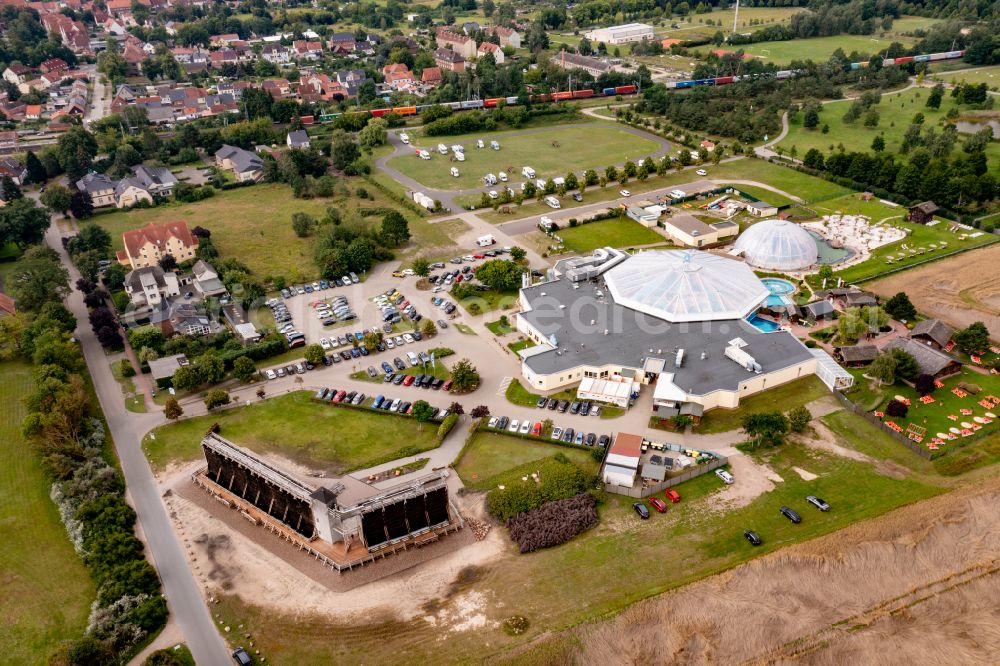 Aerial image Bad Wilsnack - Spa and swimming pools at the swimming pool of the leisure facility Kristalltherme Bad Wilsnack in Bad Wilsnack in the state Brandenburg, Germany