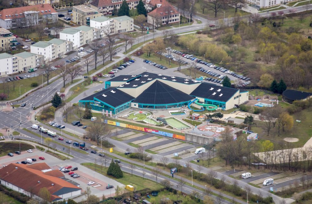 Aerial photograph Cottbus - Spa and swimming pools at the swimming pool of the leisure facility Lagune Cottbus on Nordring corner Sielower Landstrasse in Cottbus in the state Brandenburg, Germany
