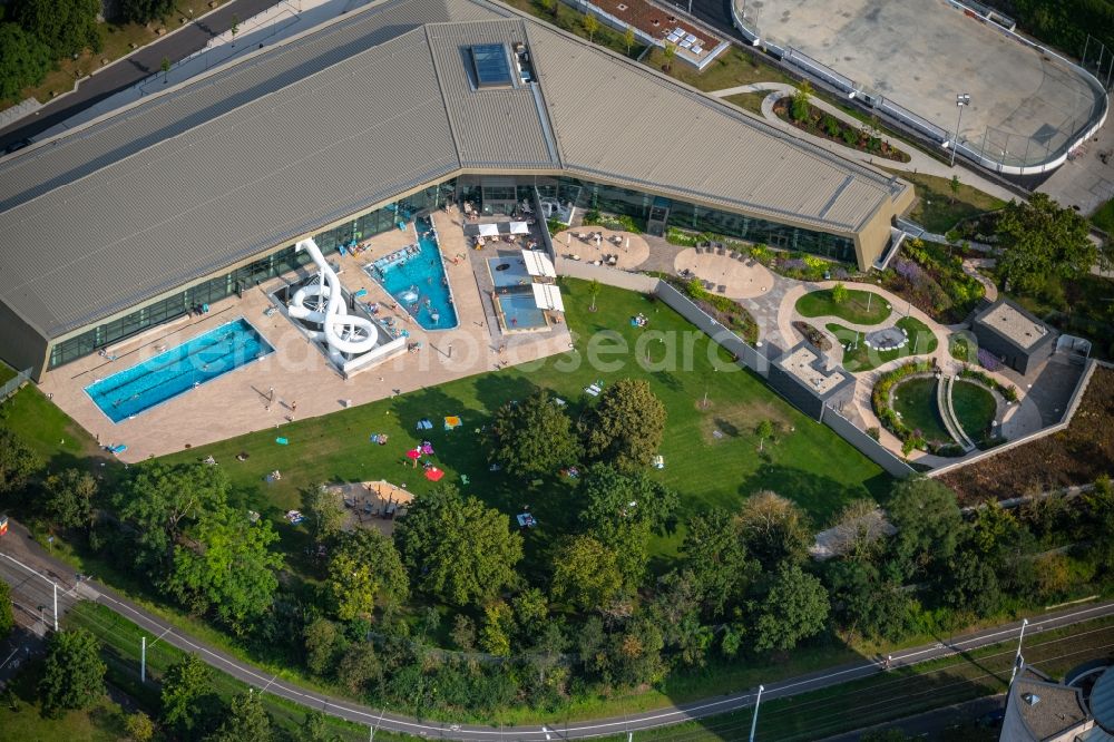 Aerial photograph Würzburg - Spa and swimming pool at the swimming pool of Recreation Nautilandbad in the district Zellerau in Wuerzburg in the state Bavaria, Germany