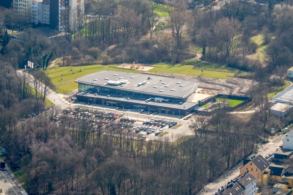 Aerial photograph Herne - Spa and swimming pools at the swimming pool of the leisure facility Sport- und Erlebnisbad Wananas in the district Wanne-Eickel in Herne in the state North Rhine-Westphalia