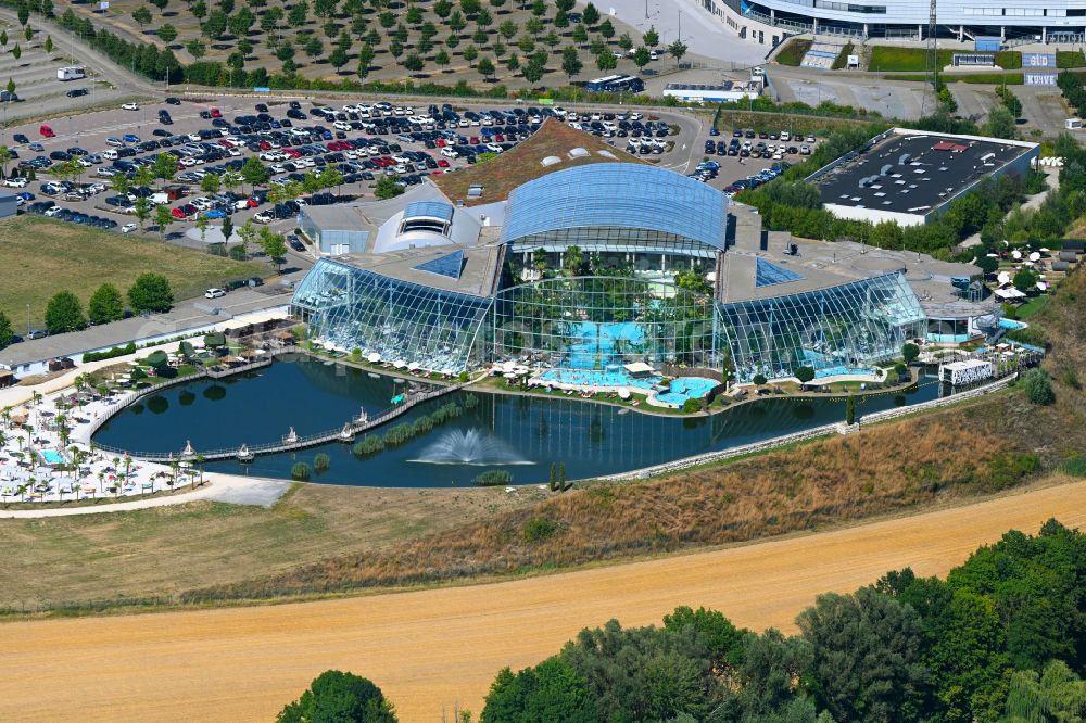 Sinsheim from above - Thermal baths and swimming pools at the outdoor pool of the leisure facility Thermen & Badewelt on the Hummelberg in Sinsheim in the state of Baden-Wuerttemberg