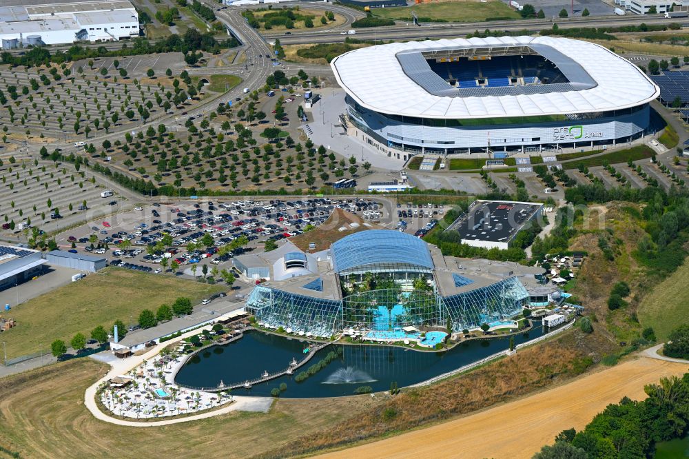 Aerial image Sinsheim - Thermal baths and swimming pools at the outdoor pool of the leisure facility Thermen & Badewelt on the Hummelberg in Sinsheim in the state of Baden-Wuerttemberg
