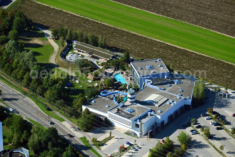 Aerial image Neusäß - Spa and swimming pools at the swimming pool of the leisure facility Titania Erlebnisbad on Hauptstrasse in Neusaess in the state Bavaria, Germany