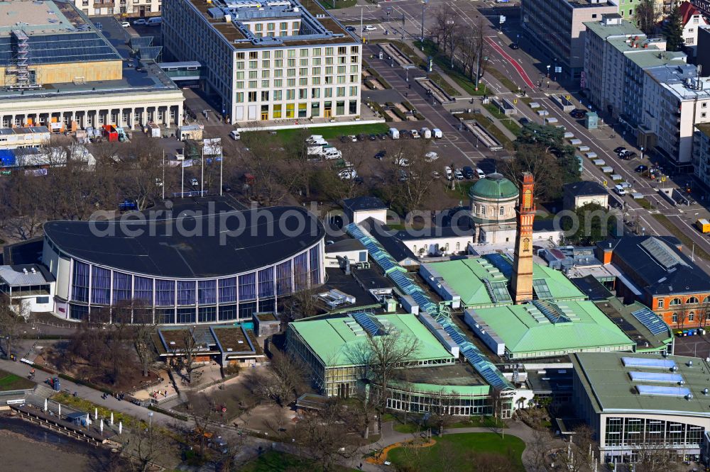 Aerial photograph Karlsruhe - Spa and swimming pools at the swimming pool of the leisure facility Vierordtbad on place Festplatz in Karlsruhe in the state Baden-Wuerttemberg, Germany
