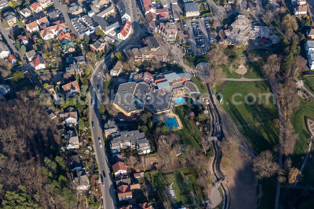 Aerial image Bad Bergzabern - Spa and swimming pools at the swimming pool of the leisure facility Suedpfalz Therme on street Kurtalstrasse in Bad Bergzabern in the state Rhineland-Palatinate, Germany
