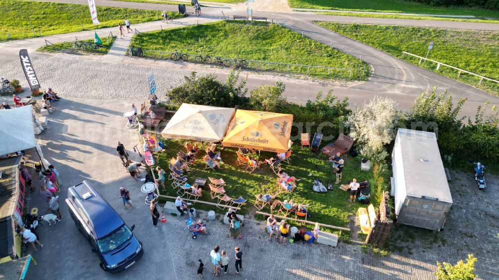 Aerial image Zingst - Tables and benches of open-air restaurant LaLa Surfbar on street Am Sportstrand Ubergang in the district Straminke in Zingst at the baltic sea coast in the state Mecklenburg - Western Pomerania, Germany