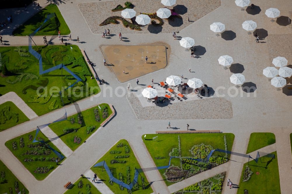 Aerial photograph Erfurt - Tables and benches in the open-air restaurants on the Petersberg in the Egapark on the occasion of the BUGA Federal Garden Show in the district Altstadt in Erfurt in the state Thuringia, Germany
