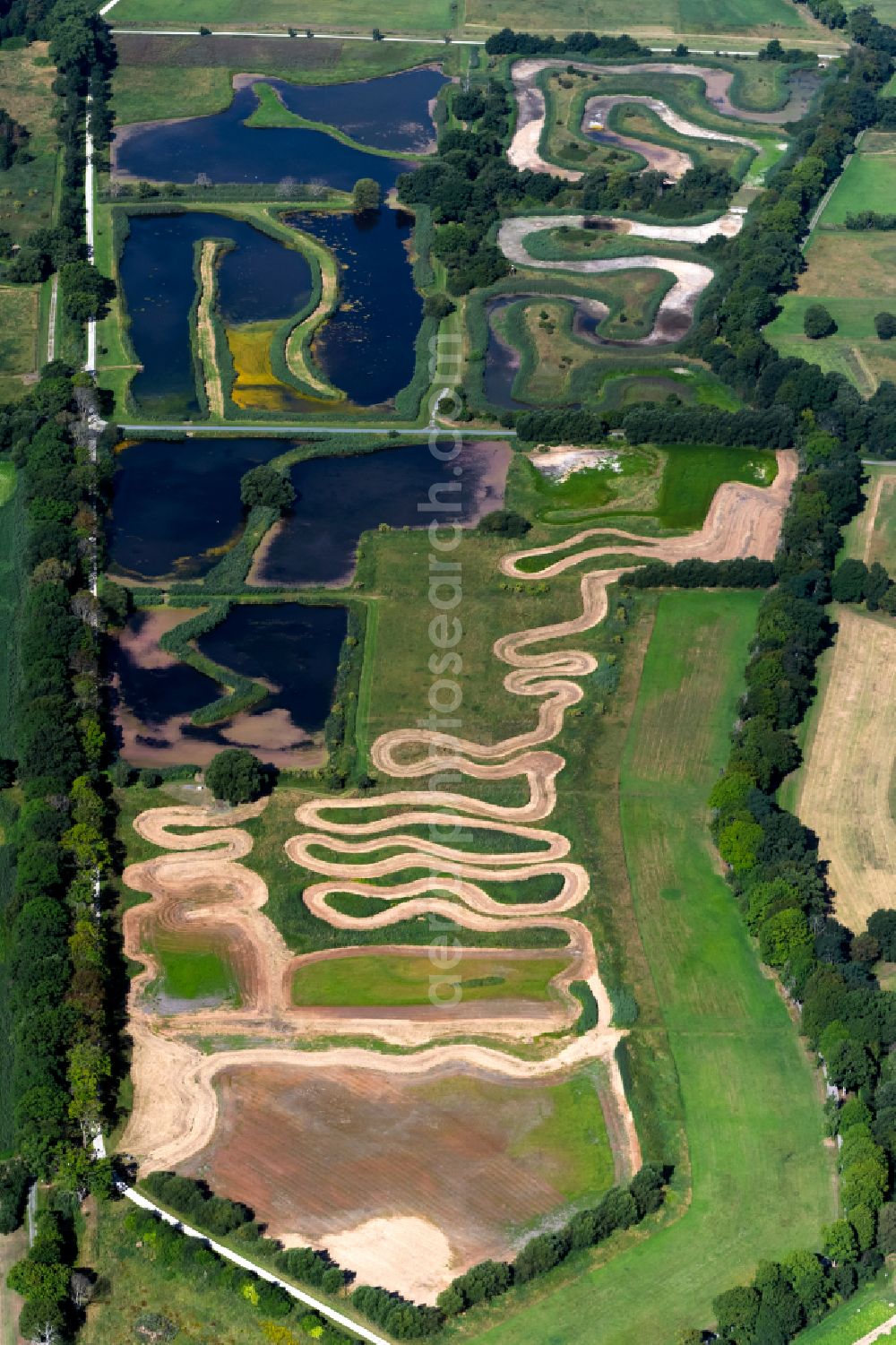 Braunschweig from the bird's eye view: Ponds and Morast- water surface in a pond landscape Braunschweiger Rieselfelder in the district Lehndorf-Watenbuettel in Brunswick in the state Lower Saxony, Germany