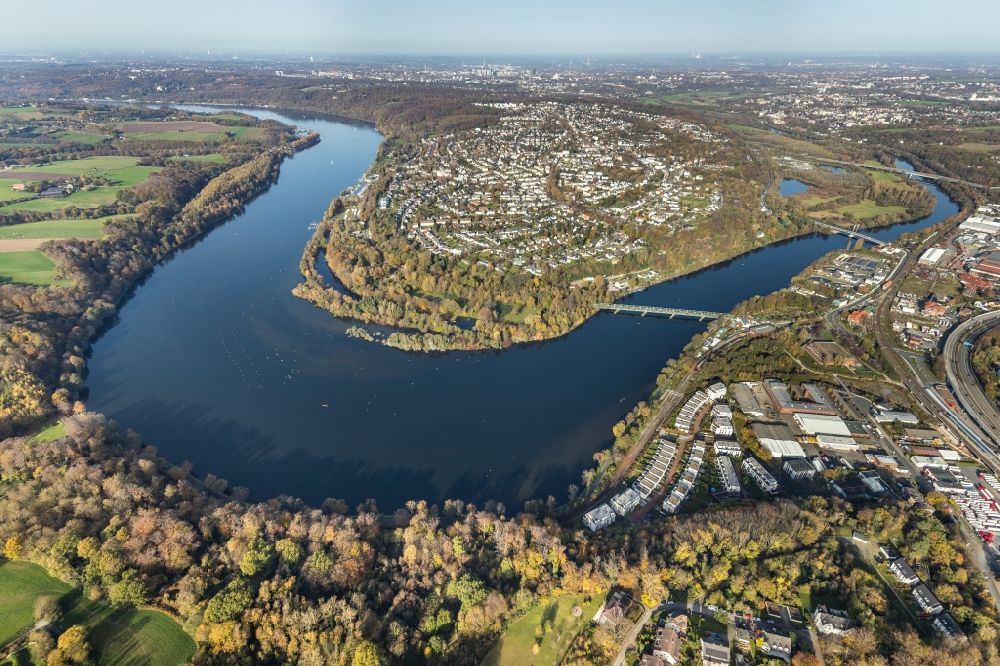 Aerial image Essen - Ponds and Morast- water surface in a pond landscape of Vogelschutzgebiet Heisinger Bogen in the district Heisingen in Essen in the state North Rhine-Westphalia, Germany