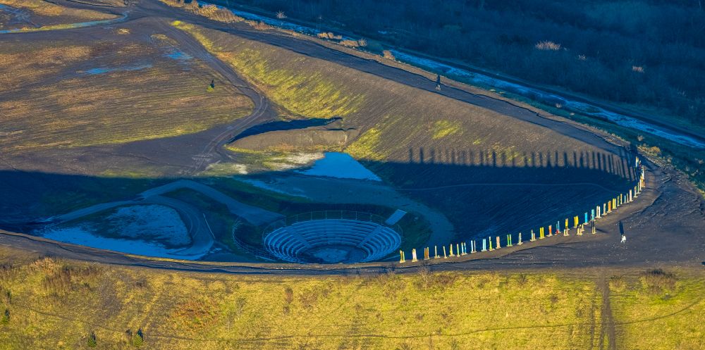 Bottrop from the bird's eye view: Brightly colored totems on the plateau of the Monte Schlacko site on a hill of the former mining dump Haniel in Bottrop in the Ruhr area in the state of North Rhine-Westphalia