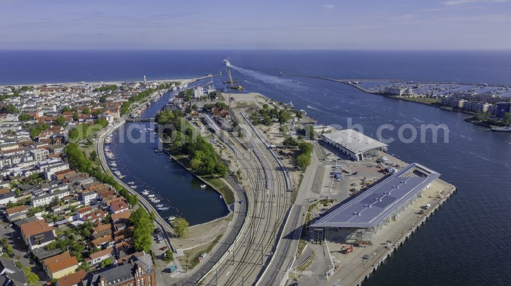 Aerial photograph Rostock - Tourist attraction and sightseeing Alter Strom in the district Warnemuende in Rostock in the state Mecklenburg - Western Pomerania, Germany