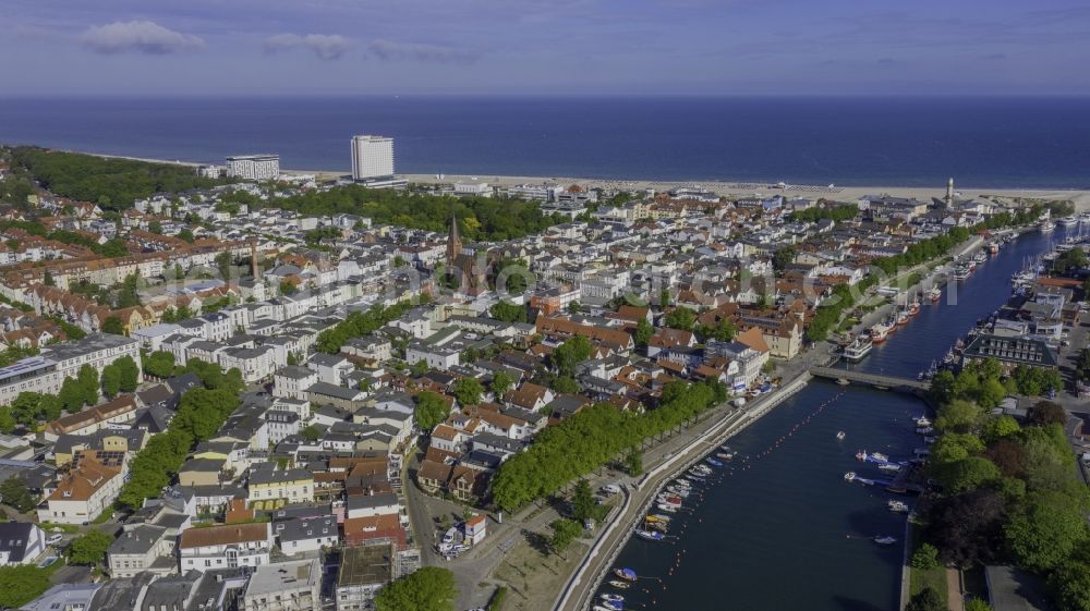 Rostock from the bird's eye view: Tourist attraction and sightseeing Alter Strom in the district Warnemuende in Rostock in the state Mecklenburg - Western Pomerania, Germany