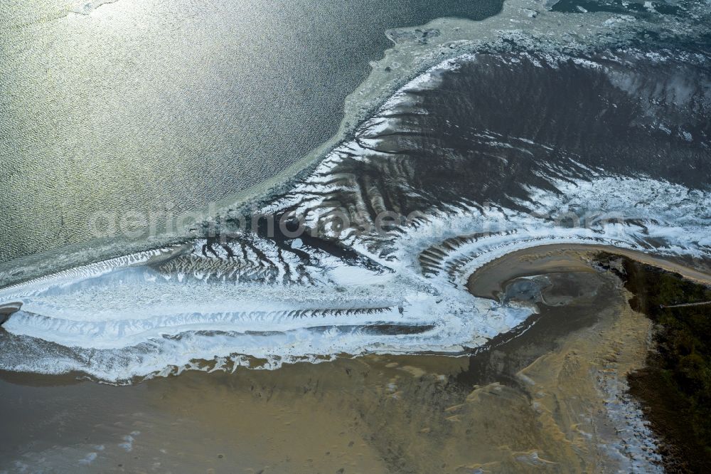 Aerial photograph Spiekeroog - Ice floe pieces of a drift ice layer on the water surface on Westende of Nordsee- Island in Spiekeroog in the state Lower Saxony, Germany