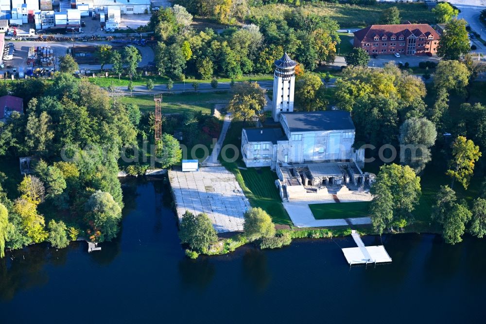 Aerial image Hennickendorf - Ruin the buildings and halls of a turbine hall on Berliner Strasse on the banks of the Stienitzsee in Hennickendorf in the state Brandenburg, Germany