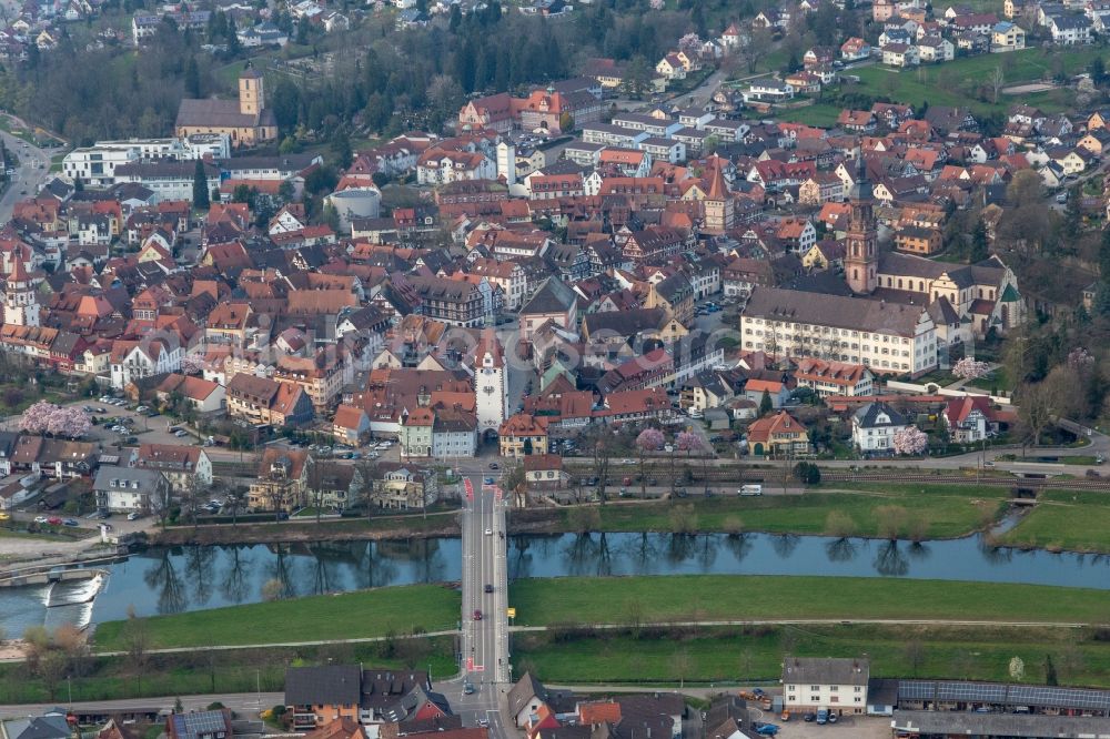Aerial image Gengenbach - Tower building Kinzigtorturm the rest of the former historic city walls in Gengenbach in the state Baden-Wuerttemberg, Germany