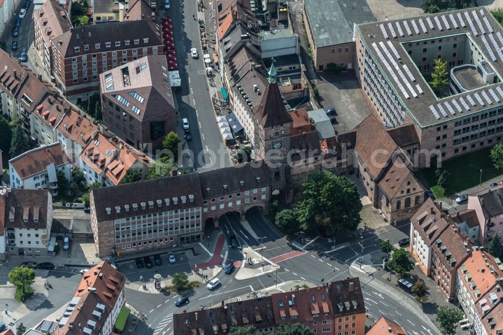 Aerial image Nürnberg - Tower building Laufer Schlagturm Am Laufer Schlagturm - Innerer Laufer Platz the rest of the former historic city walls in the district Altstadt in Nuremberg in the state Bavaria, Germany