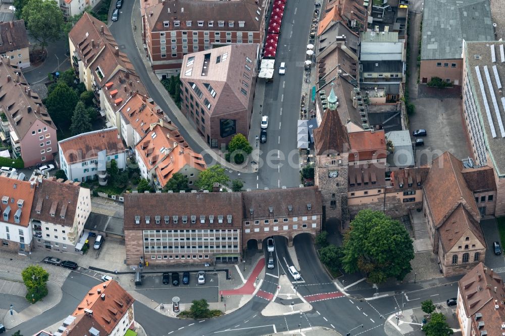 Nürnberg from the bird's eye view: Tower building Laufer Schlagturm Am Laufer Schlagturm - Innerer Laufer Platz the rest of the former historic city walls in the district Altstadt in Nuremberg in the state Bavaria, Germany