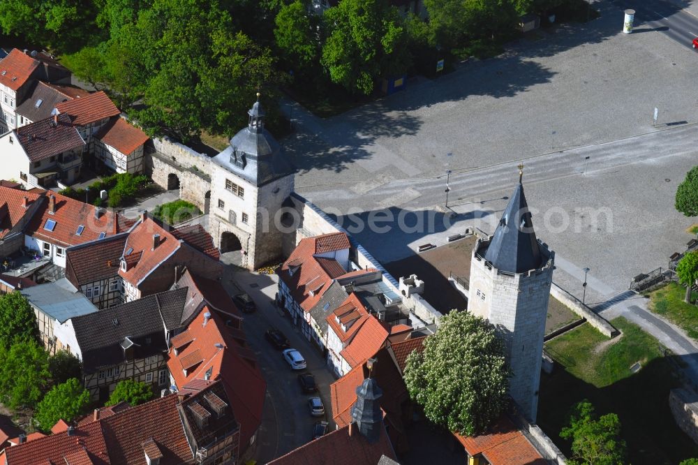 Mühlhausen from the bird's eye view: Tower building and on Frauentor the rest of the former historic city walls in Muehlhausen in the state Thuringia, Germany