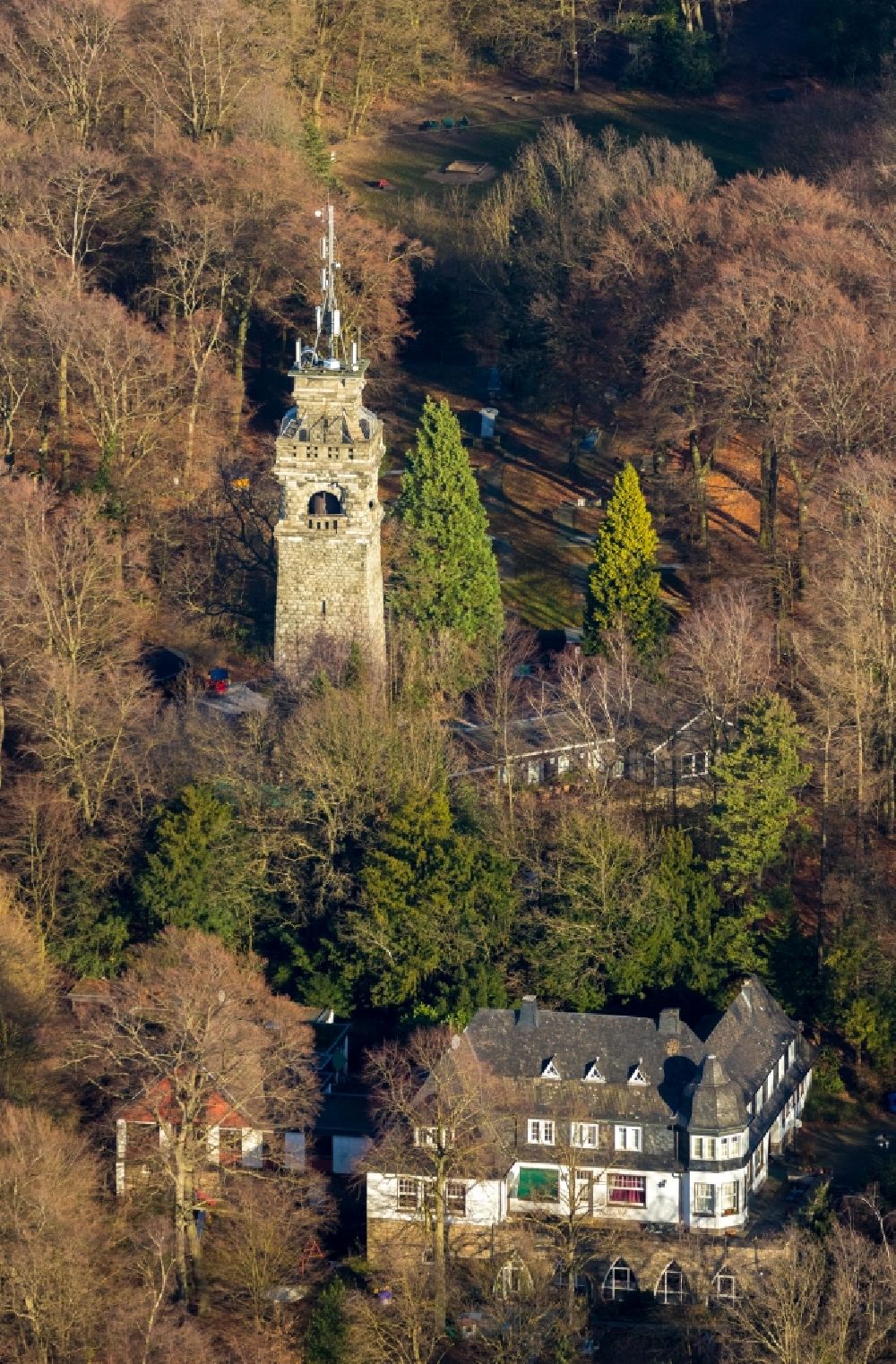 Aerial photograph Velbert - Tower building of the Bismarck tower - observation tower in the district Langenberg in Velbert in the state North Rhine-Westphalia, Germany