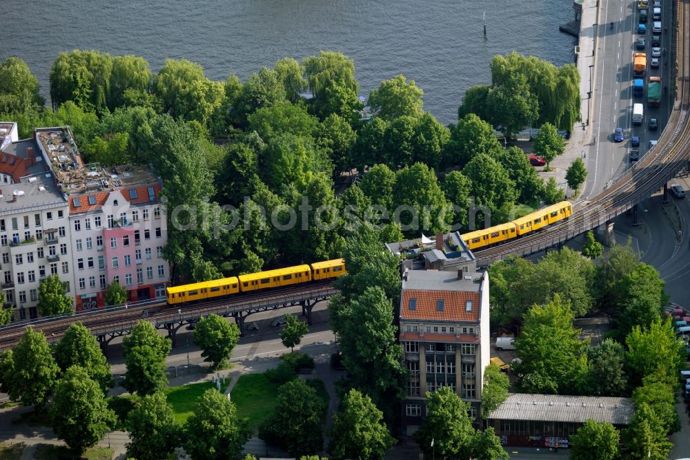 Aerial image Berlin - View of the underground route of the metro line 1 between Warsaw and Srasse Silesian Gate at the Oberbaumstrasse in Berlin - Kreuzberg