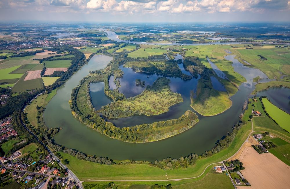 Aerial photograph Birten - Curved loop of the riparian zones on the course of the river Old Rhine in Birten in the state North Rhine-Westphalia, Germany